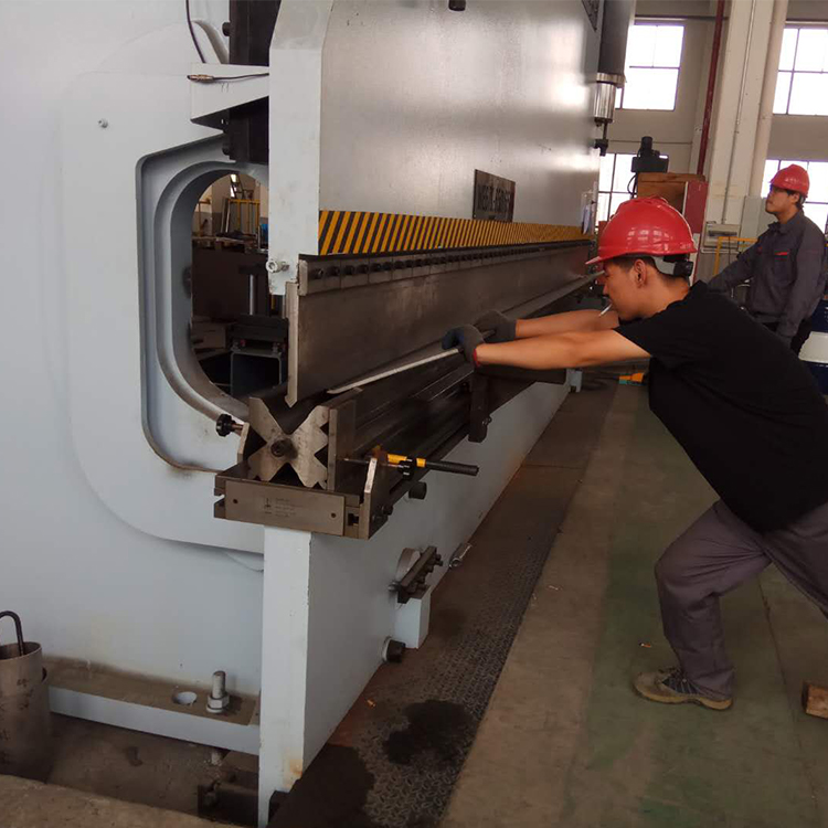 連云港大型折彎?rùn)C(jī)加工